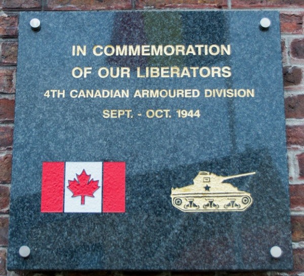 4th canadian armoured division 1944